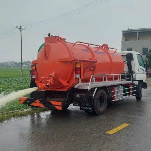 Hút hầm cầu tại KCN Long Hương