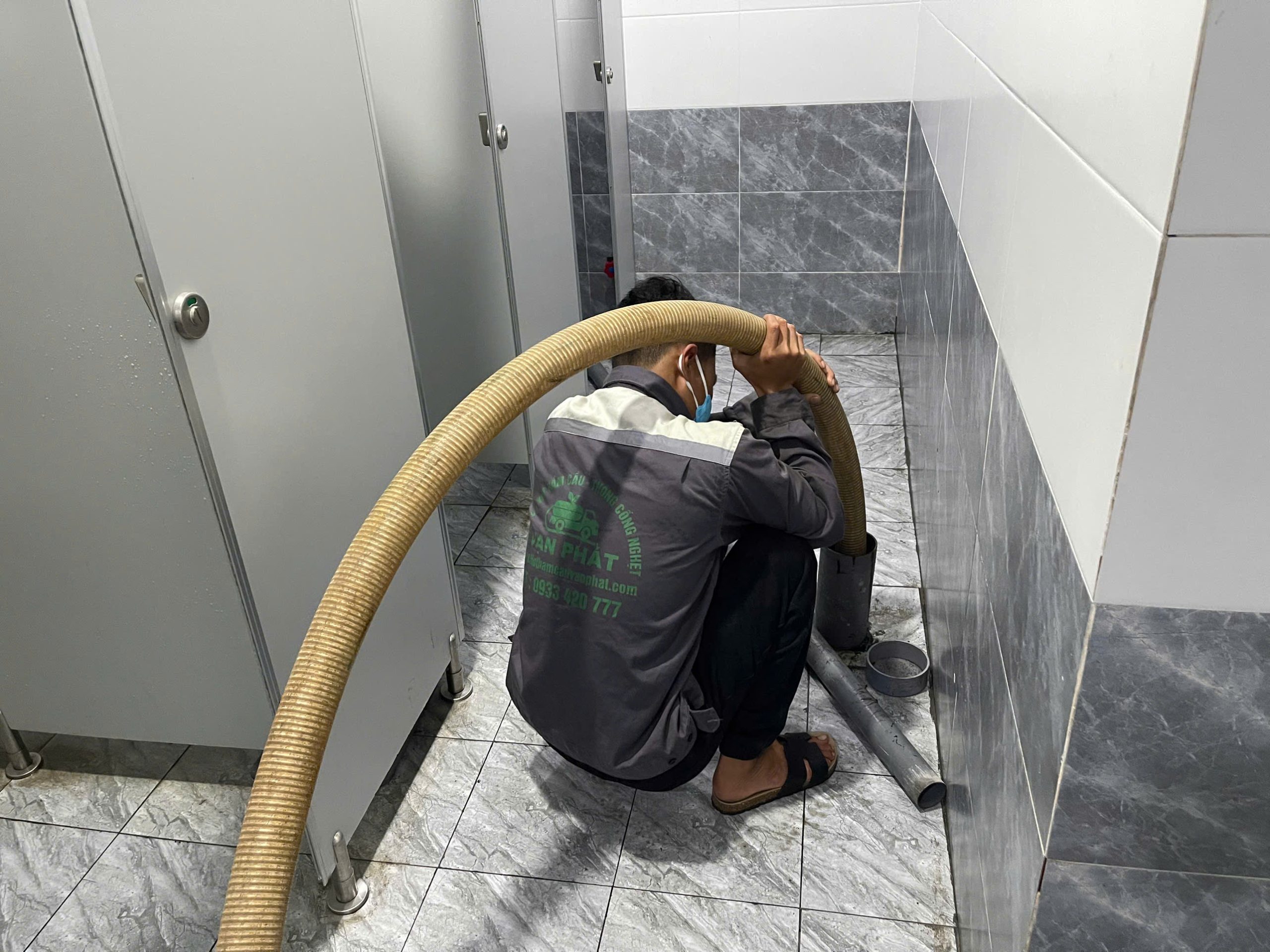 Các dịch vụ hút hầm cầu tại Vạn Phát