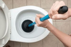 3 cách thông nghẹt bồn cầu hiệu quả, nhanh chóng nhất