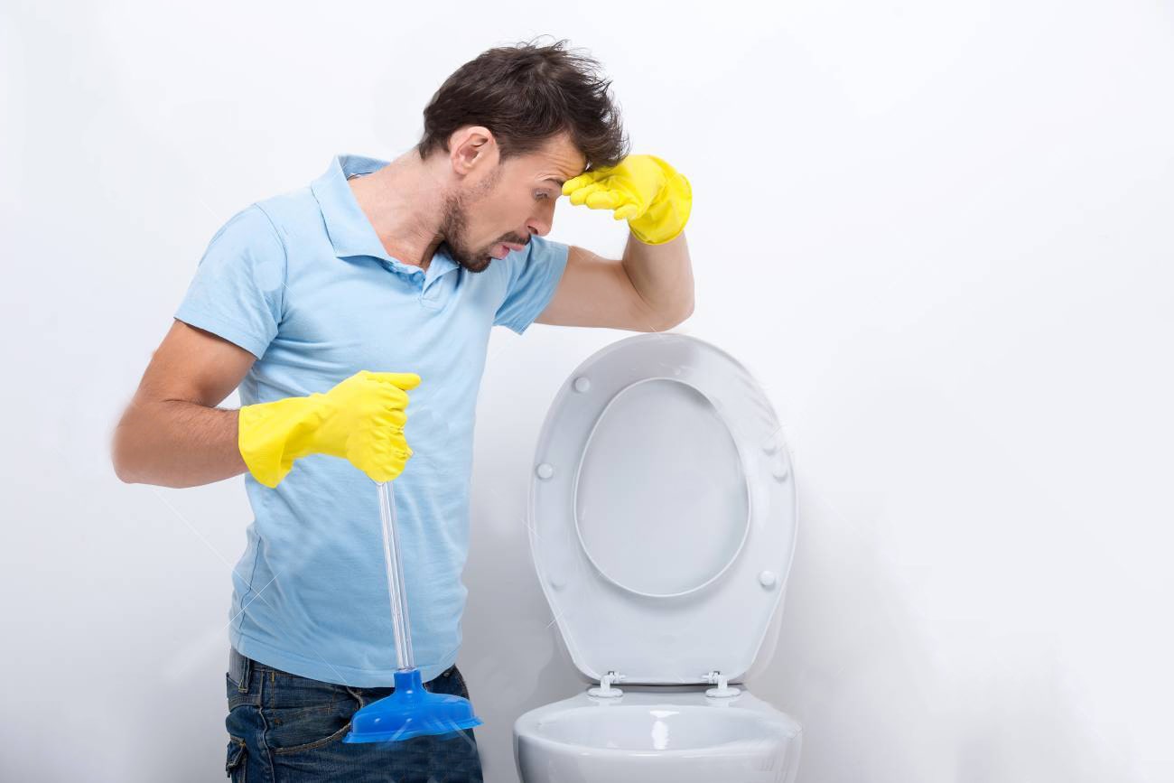Nghhe tiếng kêu bất thường khi xả nước
