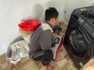Cách xử lý bồn cầu khi xả nước bị trào ngược