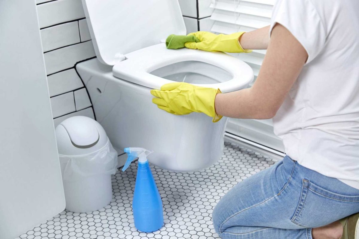 Nguyên nhân và cách xử lý bồn cầu bị hôi do ống khí bị tắc