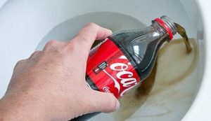 Thông cống bằng Coca Cola – Có nên thử không?