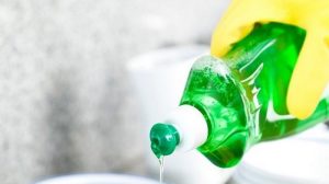Thông cống bằng nước rửa chén có hiệu quả không? Chi tiết hướng dẫn
