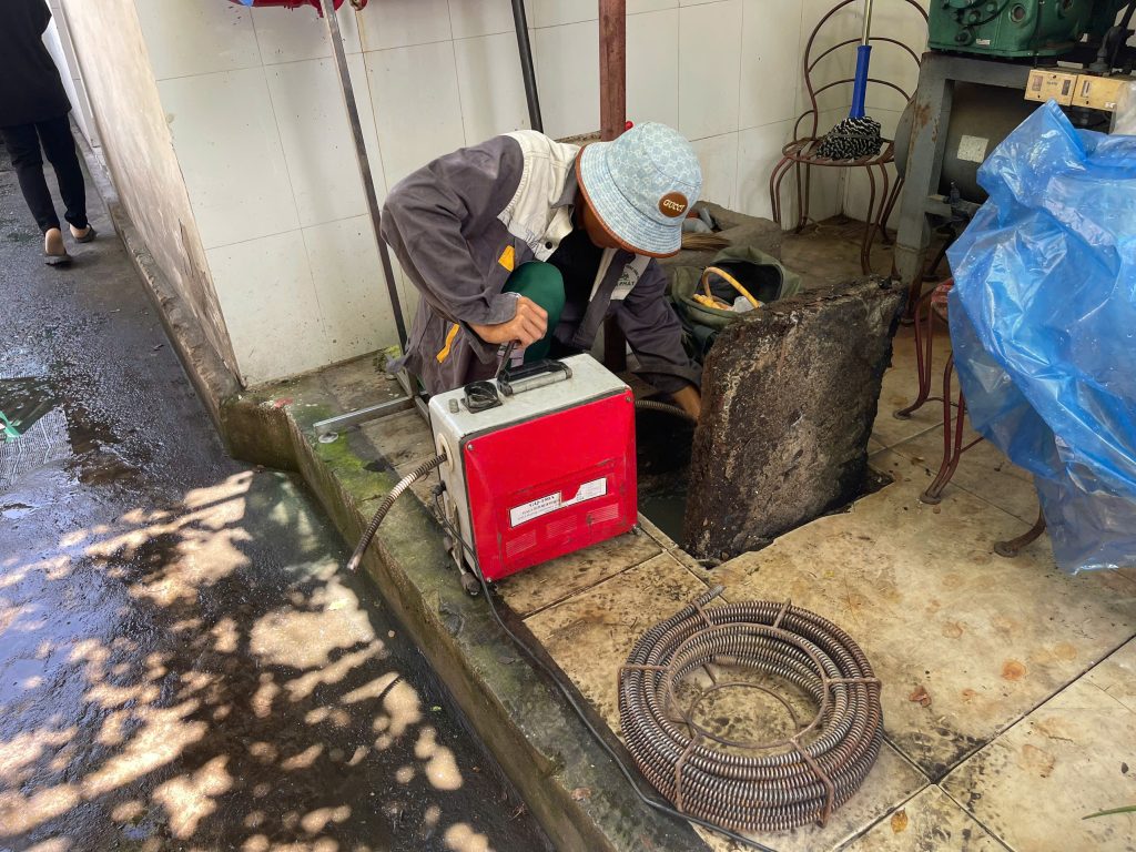 Các cách xử lý tạm thời khi bể phốt đầy tránh tràn ra ngoài Các cách xử lý tạm thời khi bể phốt đầy tránh tràn ra ngoài