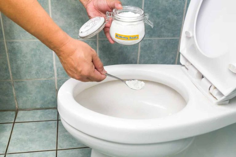 Thông hầm cầu tại nhà bằng baking soda và giấm ăn Thông hầm cầu tại nhà bằng baking soda và giấm ăn