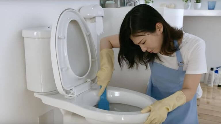 Nên phân biệt dụng cụ xử lý tắc nhẹ tại nhà với thiết bị hút hầm cầu chuyên dụng. Nên phân biệt dụng cụ xử lý tắc nhẹ tại nhà với thiết bị hút hầm cầu chuyên dụng.